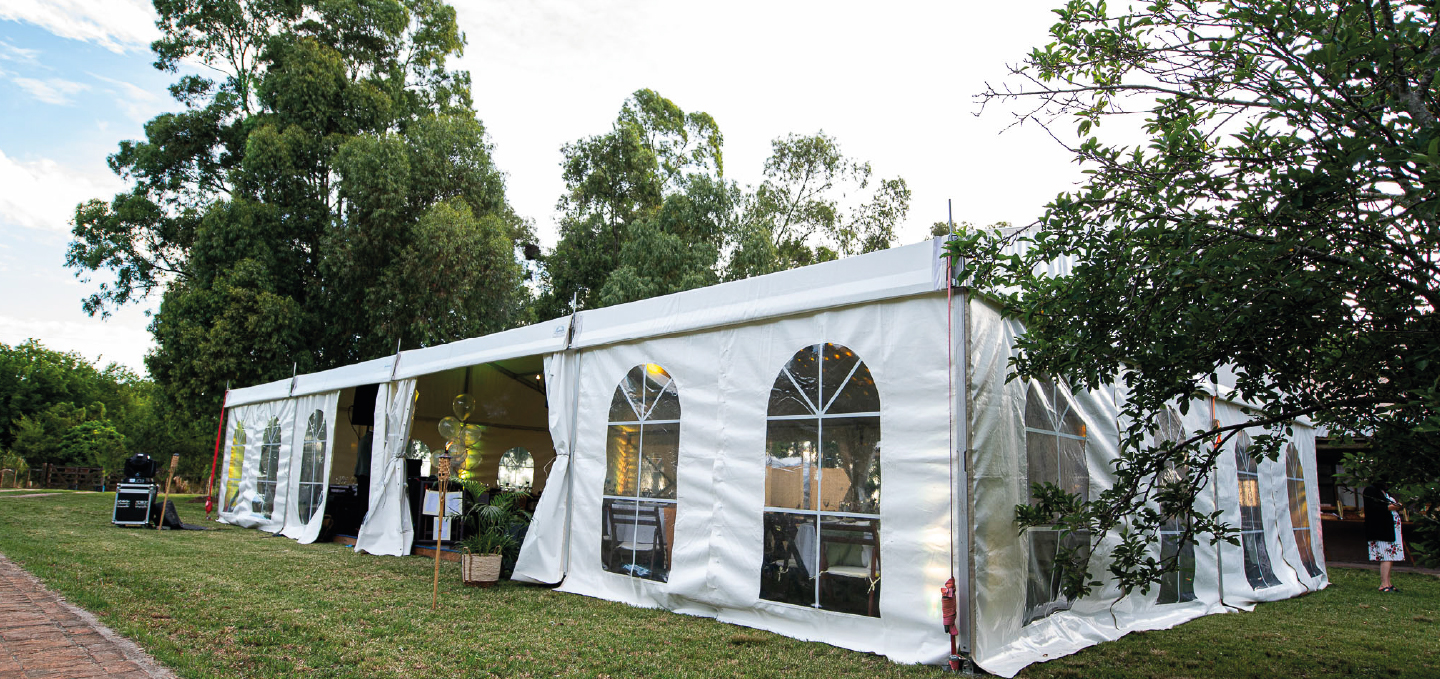 Vista de carpa para evento grande